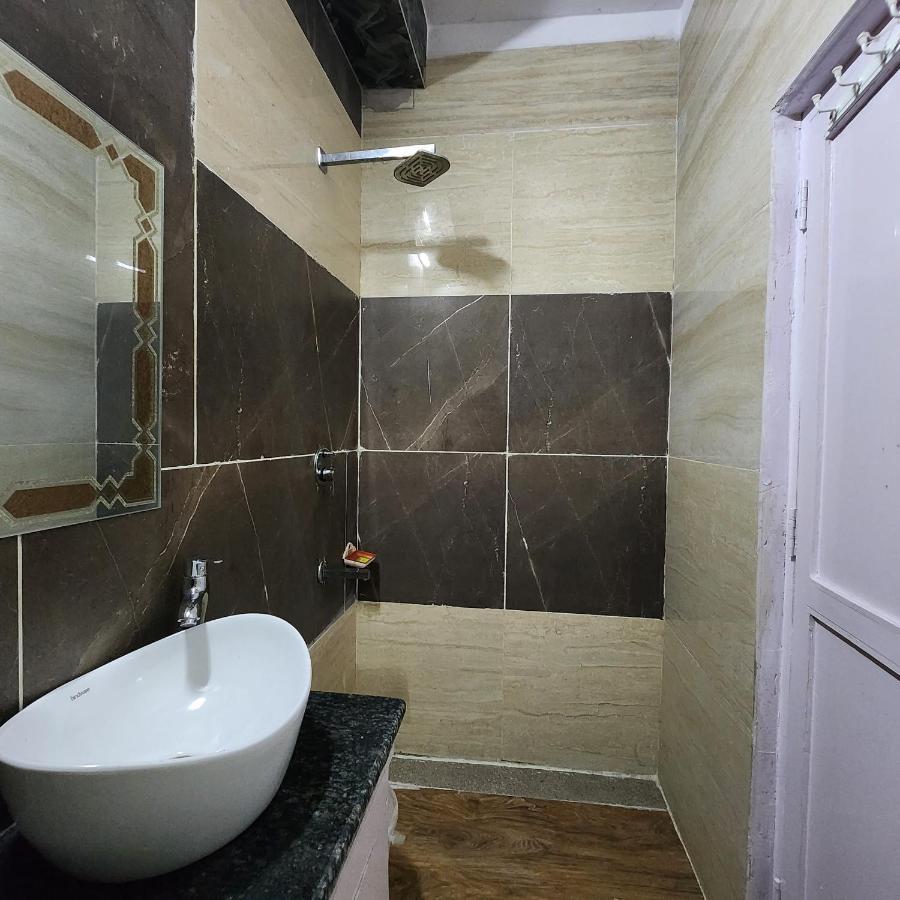 Hotel Royal Afghan Нью-Дели Экстерьер фото